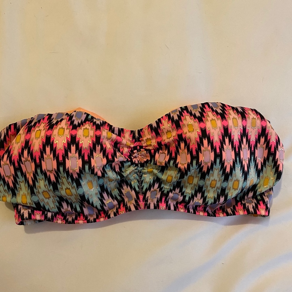Victoria’s Secret swim top 34C